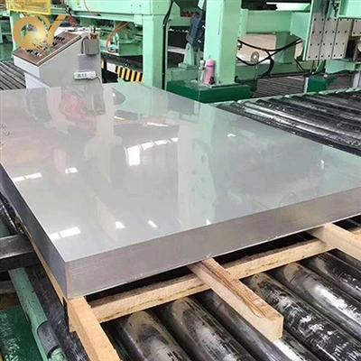 Az Inconel 718 és az AMS 5596 lap közötti különbség